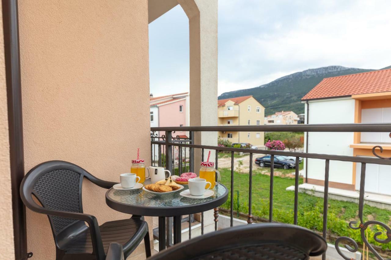 Villa Apartments Kordic Kaštela Exterior foto